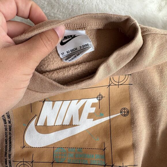 Nike Boys 3T Sweatshirt and Sweatpants - Picture 4 of 6